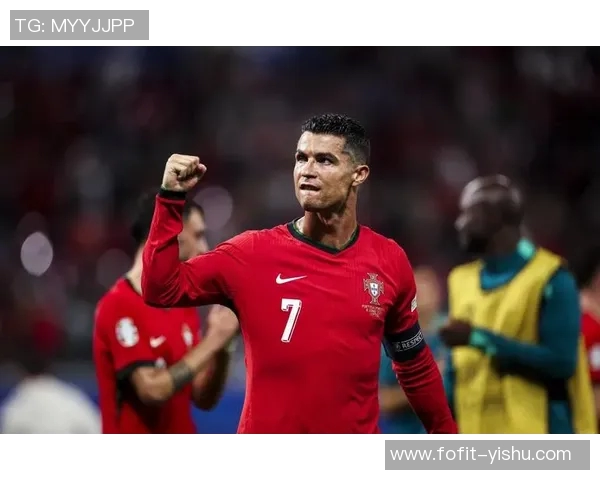 复古足球巨星集结赛经典重现青春岁月球场传奇